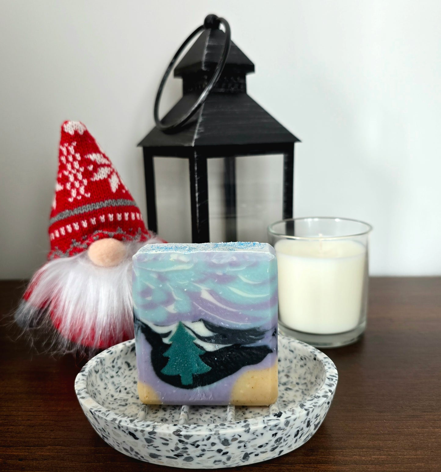 Winter Soap Handcrafted Festive Soap with Mistletoe Spice Fragrance and Pine Tree Design 130g for Cold Weather Seasonal Use