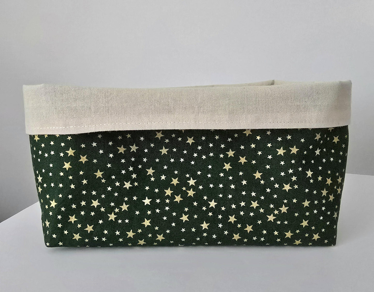Christmas Fabric Basket: Reversible Bread Basket with Canvas Lining