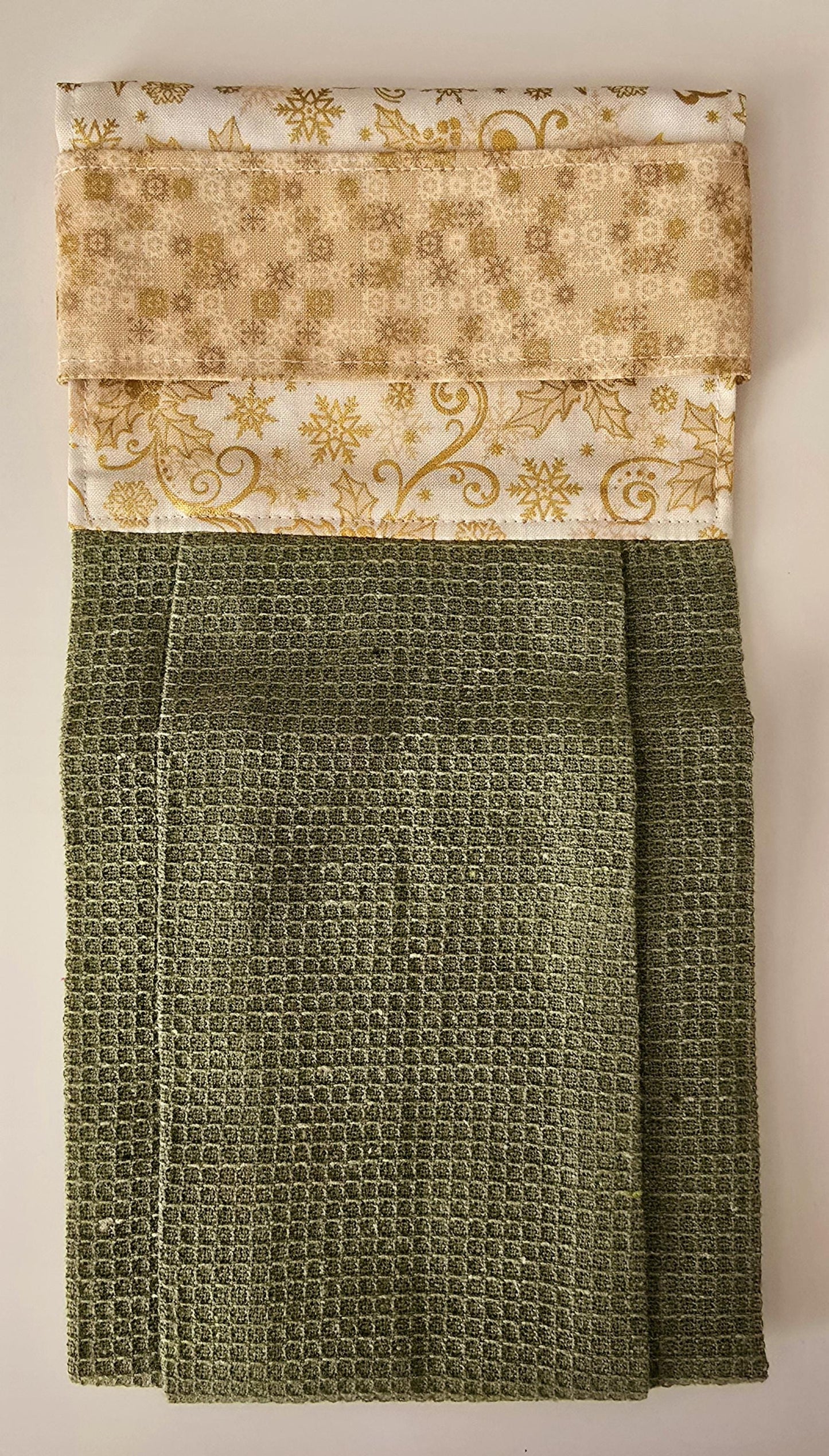 Green Christmas Hanging Hand Towel – Floral Cotton Kitchen Decor, Handmade in UK